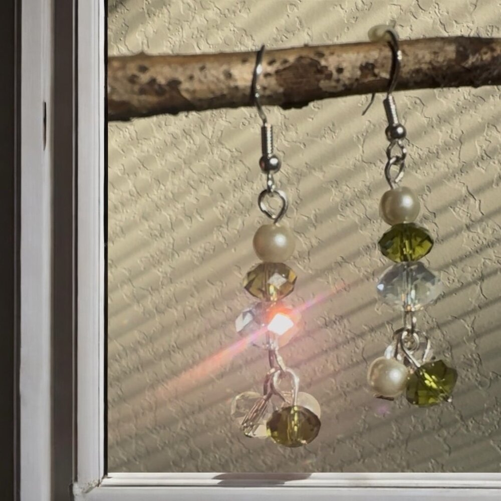 Handmade Sterling Silver Earrings W/ Freshwater Pearls & Green Multifaceted Crys - Picture 5 of 15
